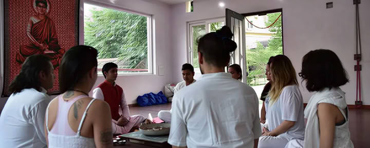 100-timmars utbildning till meditationslärare i Rishikesh – 2–14 jan 2027