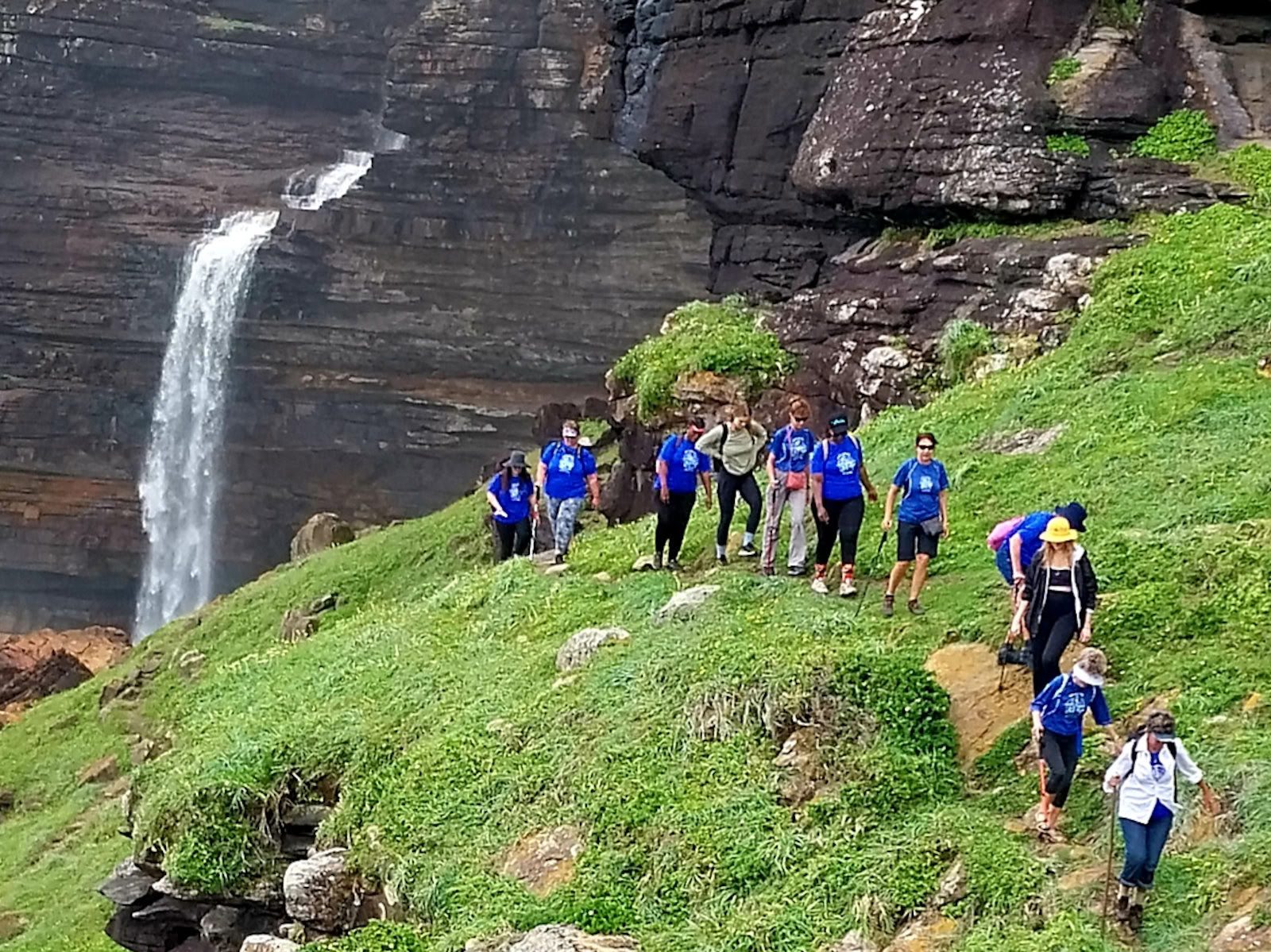 Vandringsturer och rundturer vid vattenfall