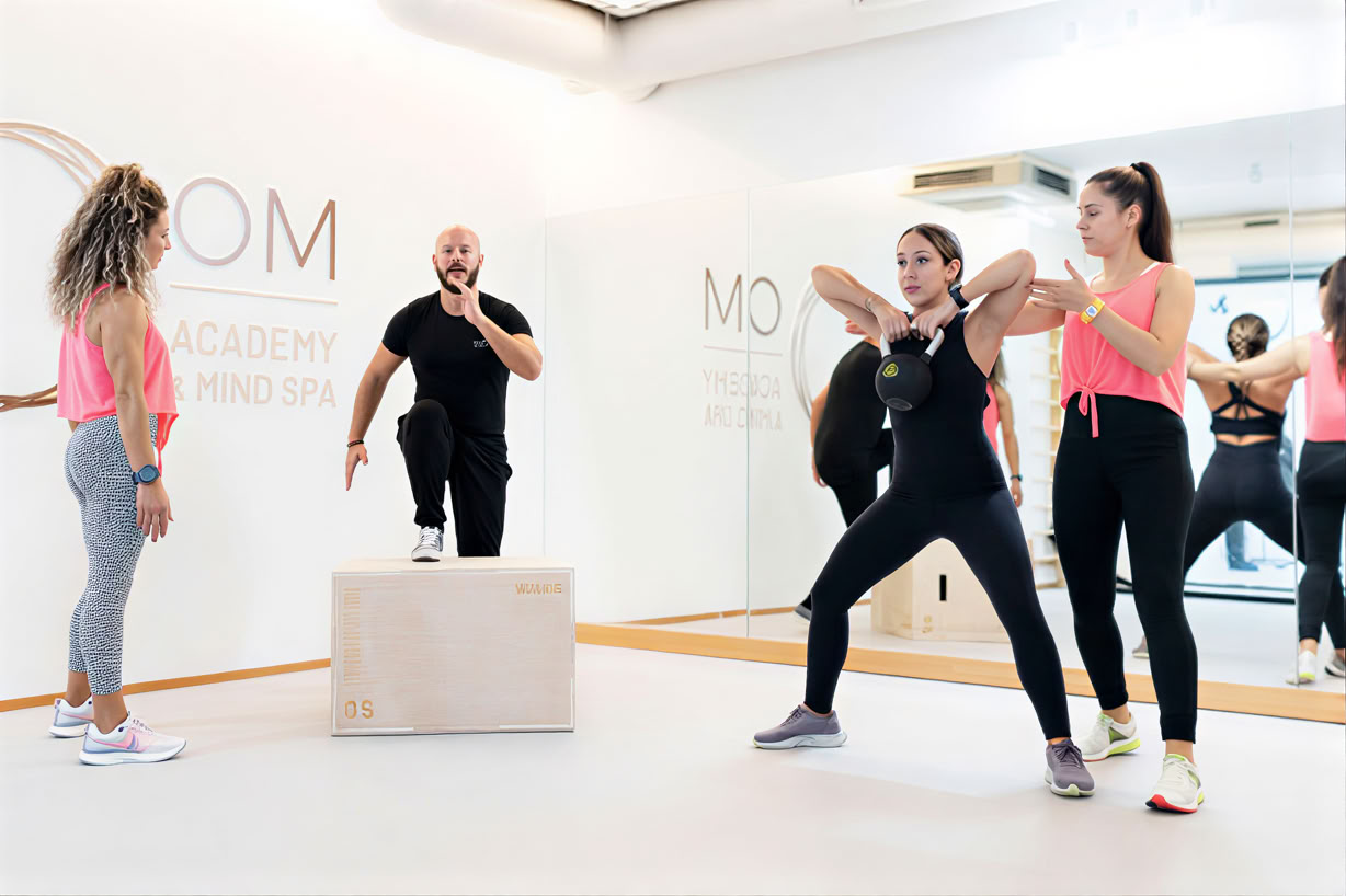 Yoga, flygyoga och pilatesupplevelse