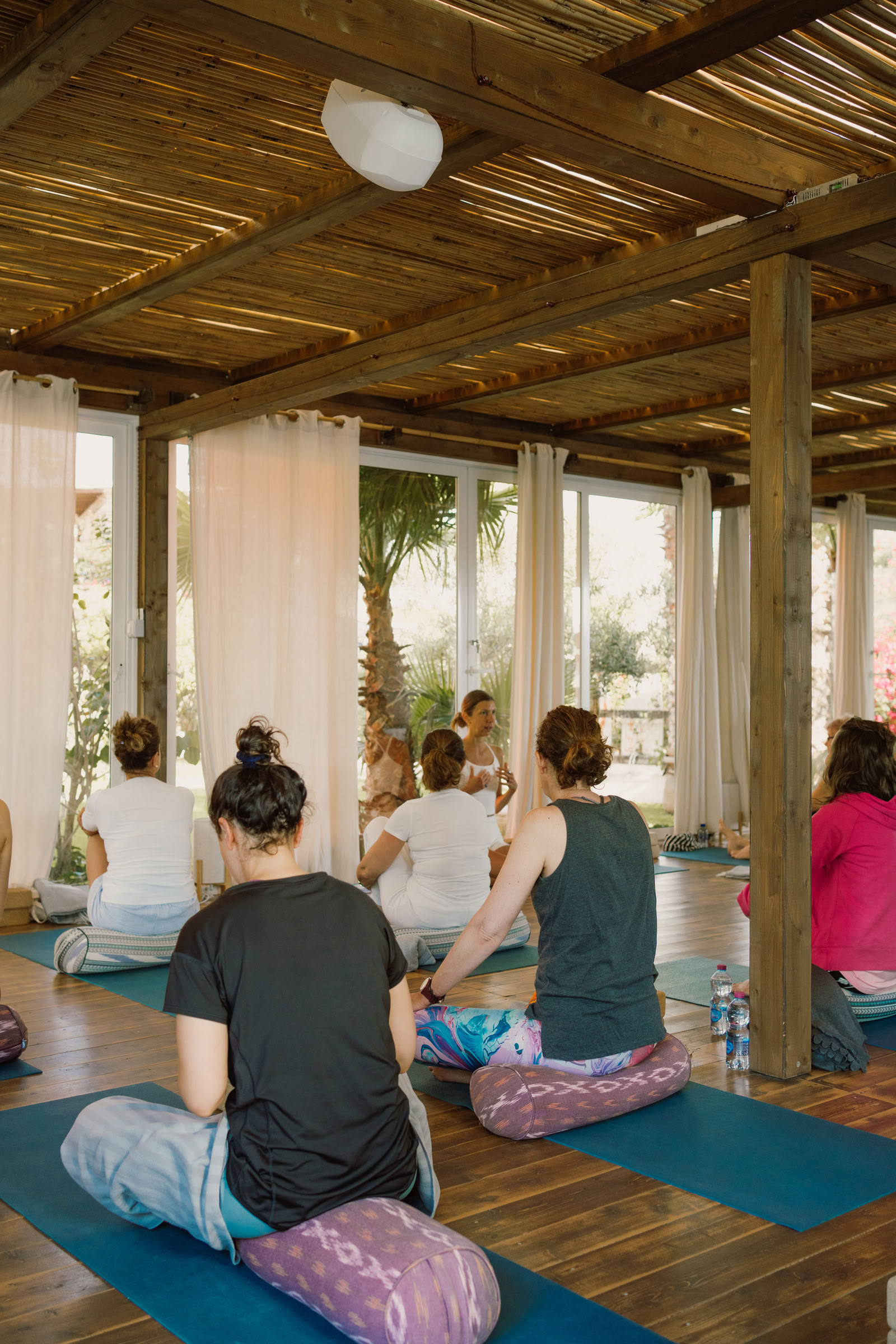 70-timmars yin yoga-lärarutbildning | uppslukande upplevelse på Sicilien