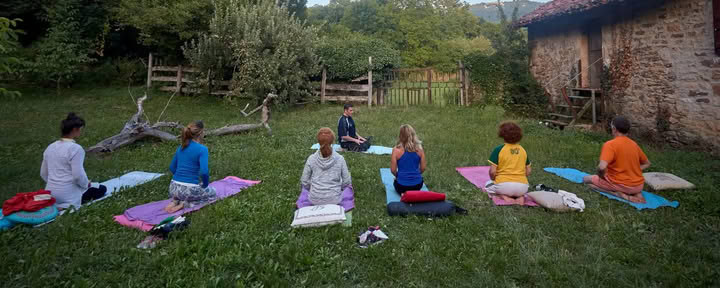 Avslappnande yoga-retreat i Spanien: bergswellness och lugn