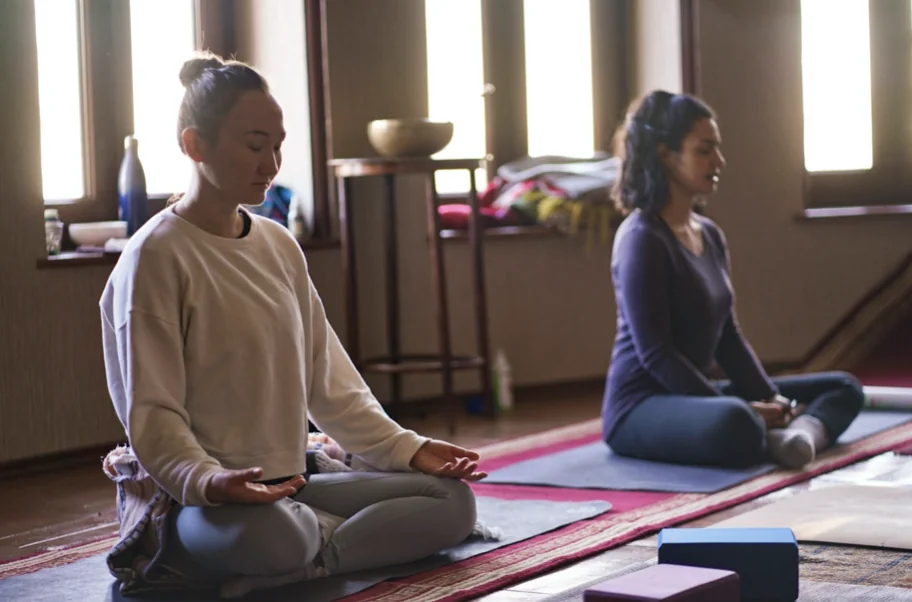 Återhämtande vinteryogaretreat
