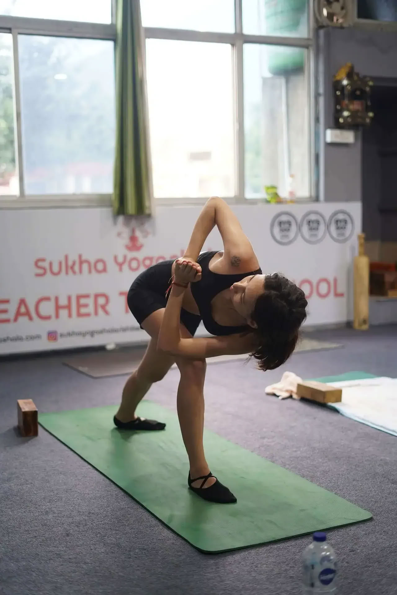 100 timmars yogalärarutbildning i Rishikesh