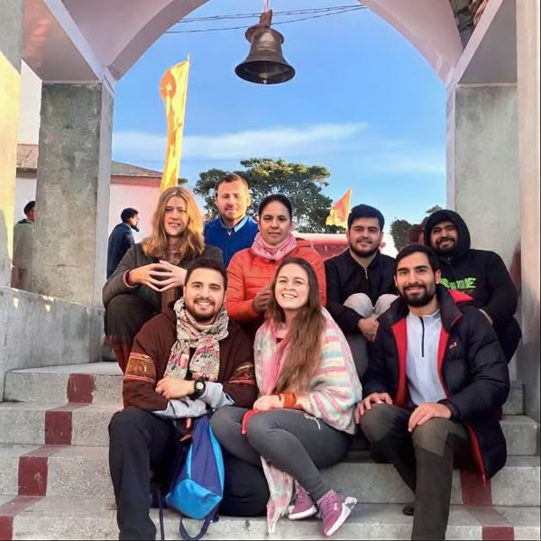 300-timmars yogalärarutbildning i Rishikesh