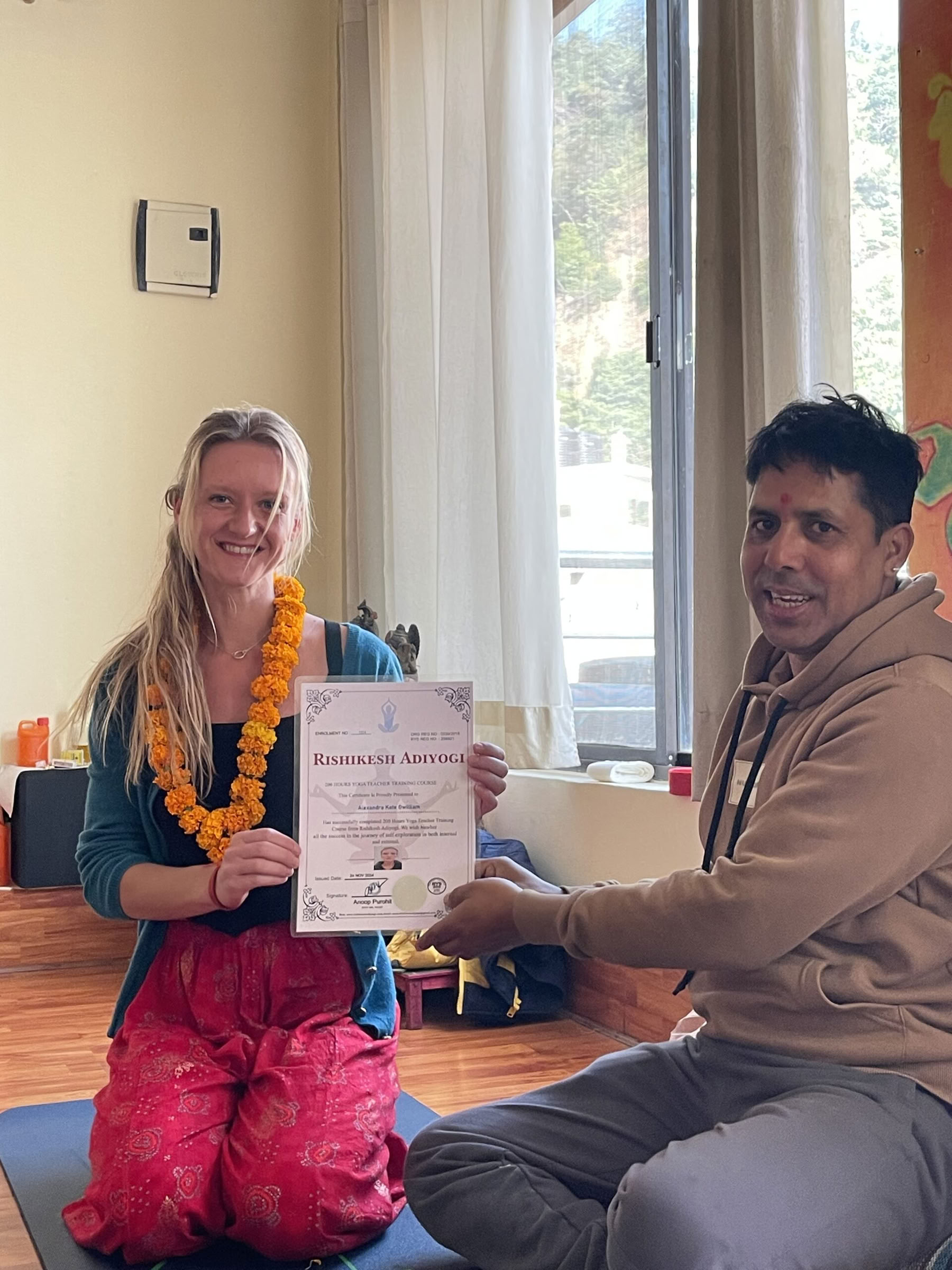 300-timmars yogalärarutbildning i Rishikesh