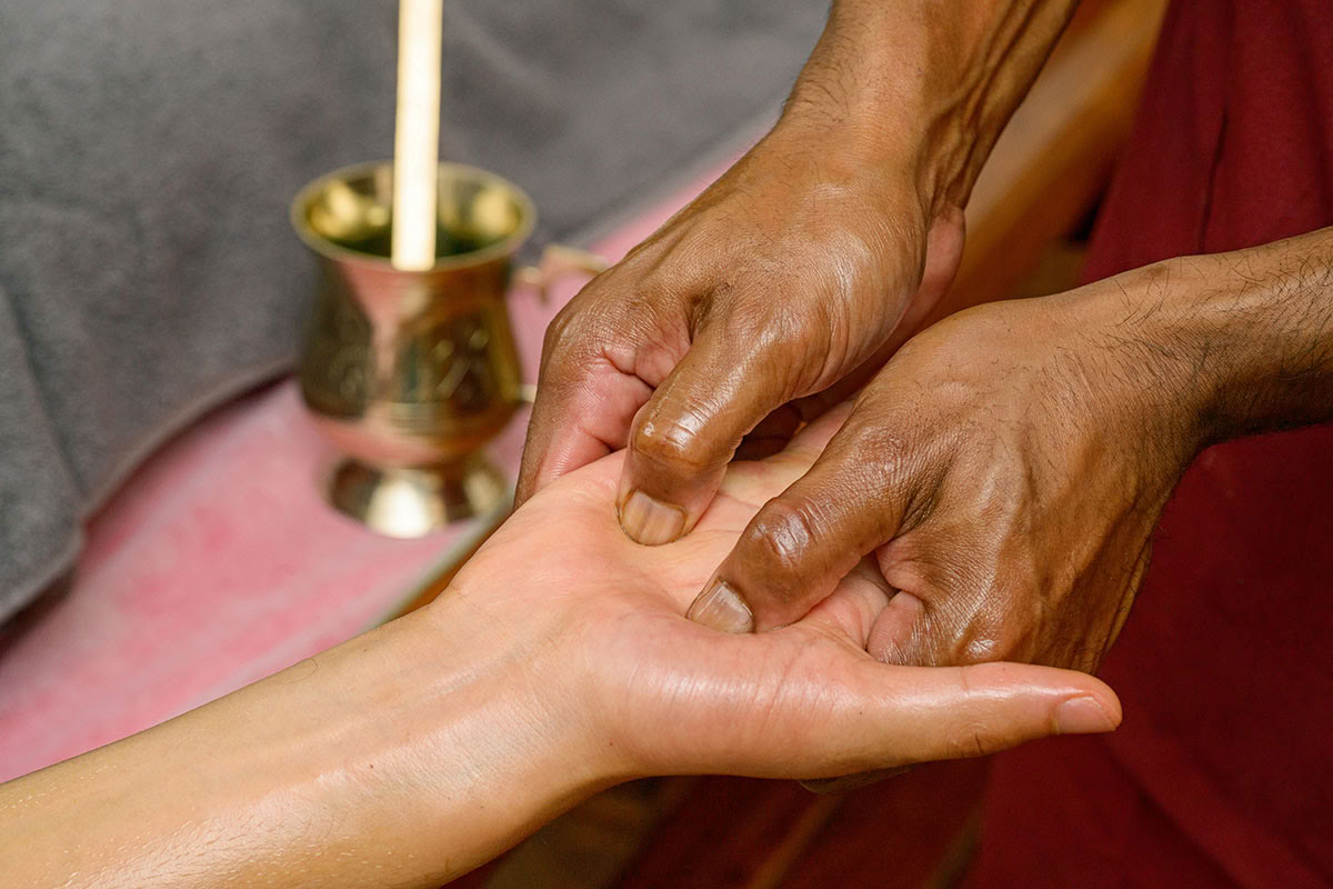 21 dagars certifieringskurs i ayurvedisk massage och panchakarmaterapi
