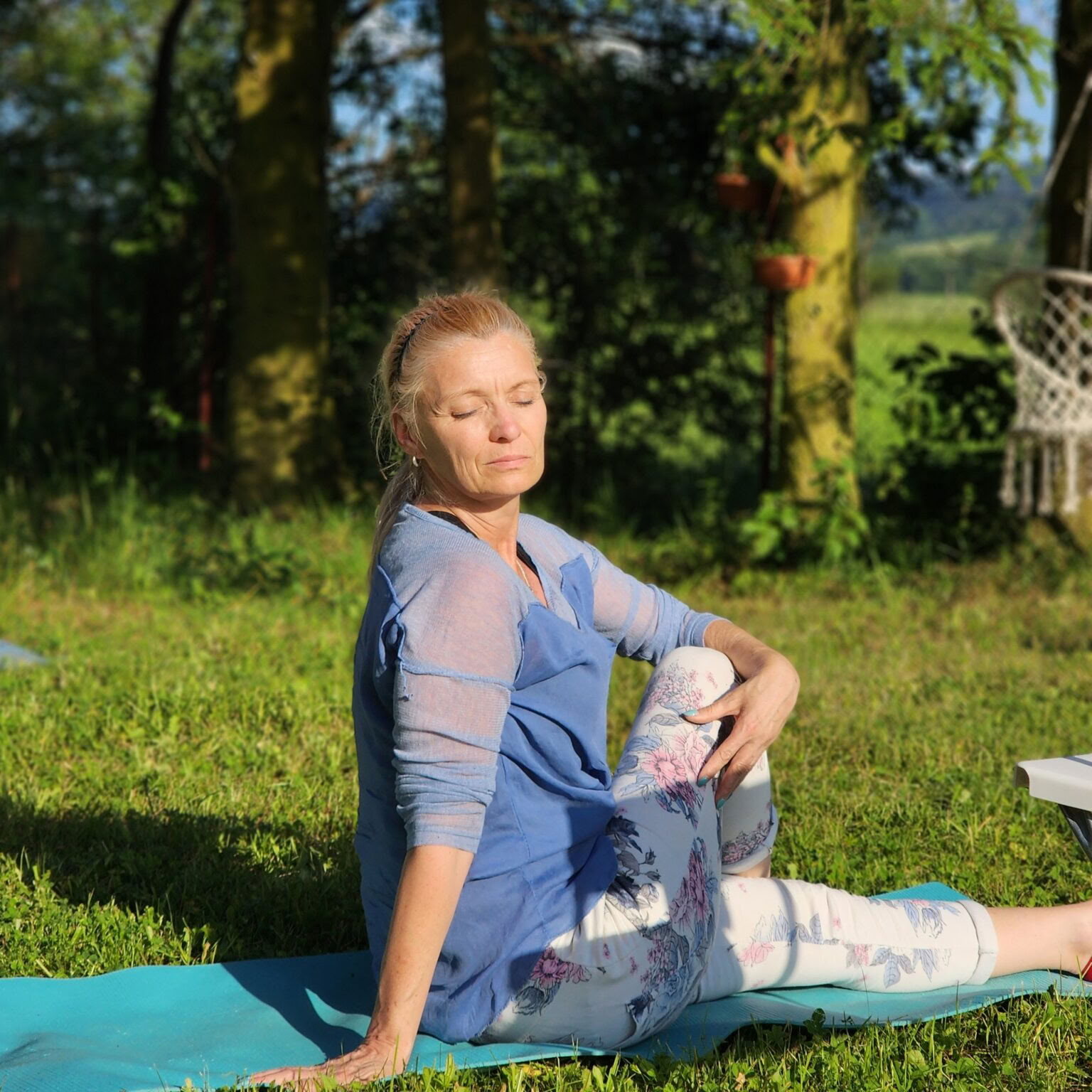 3-dagars regenerativ yogaworkshop för seniorer (50+)