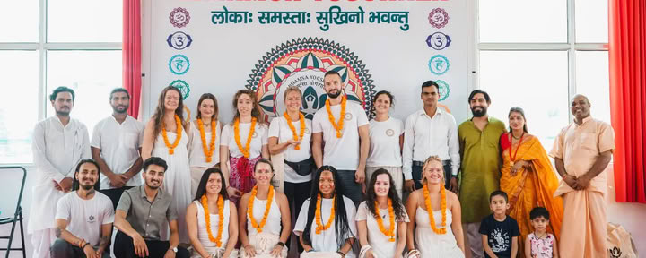 200-timmars yogalärarutbildning i Rishikesh