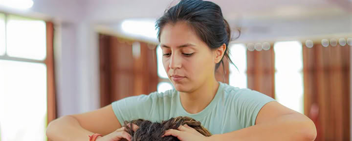 Ljudhealing lärarutbildning i Rishikesh