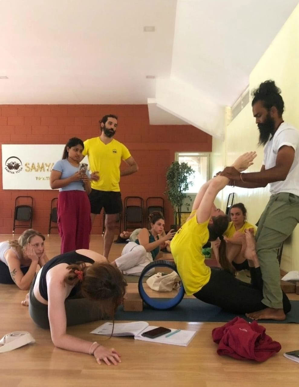 100 timmars boende lärarutbildning i pranayama