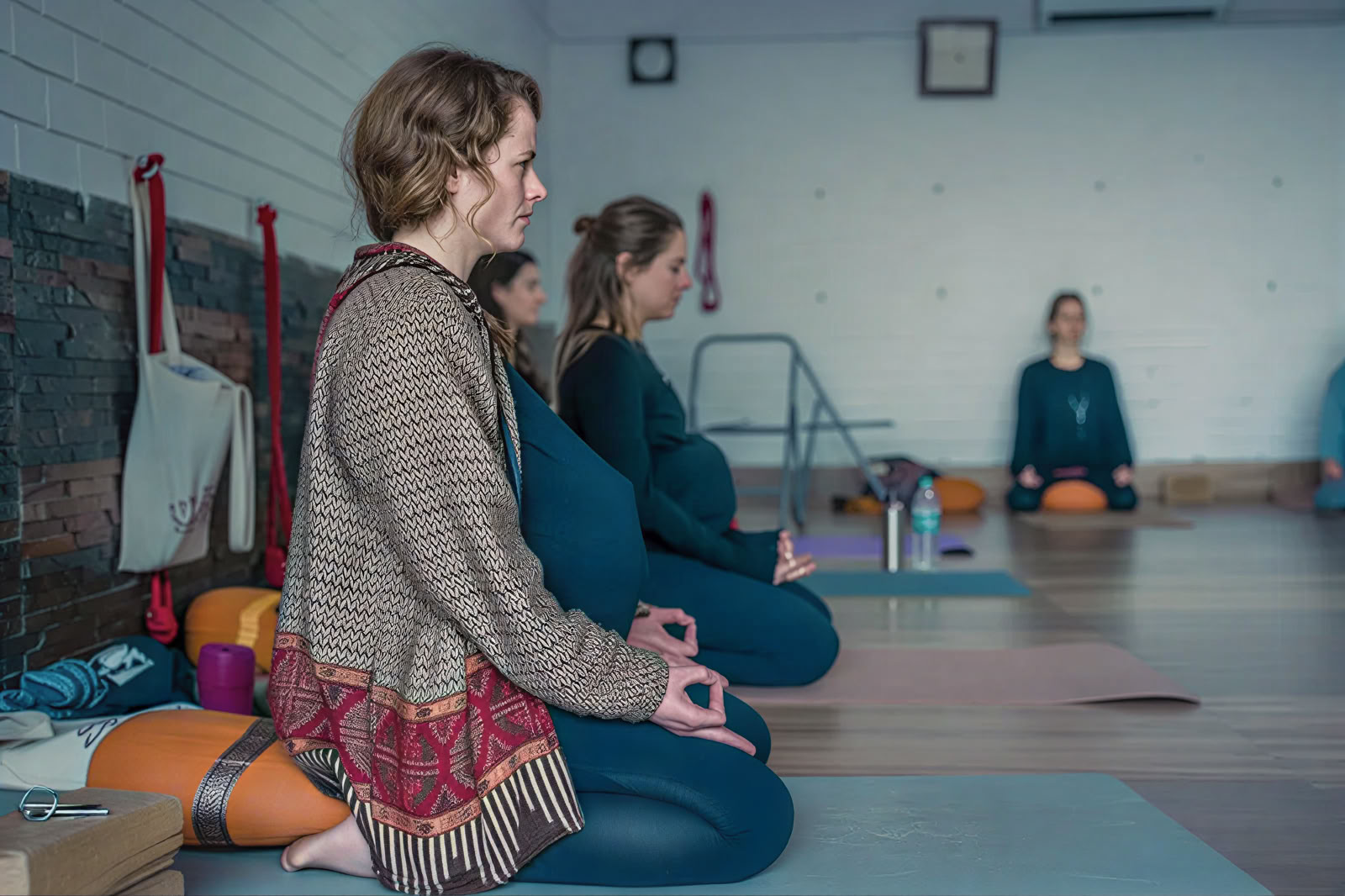 85-timmars gravidyogalärarutbildning i Rishikesh