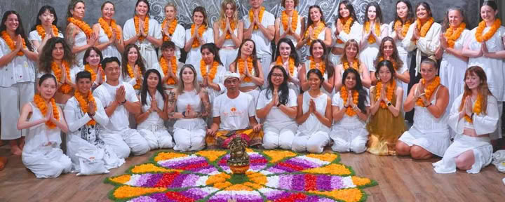 100 timmars yin-yogalärarutbildning på Bali, Indonesien