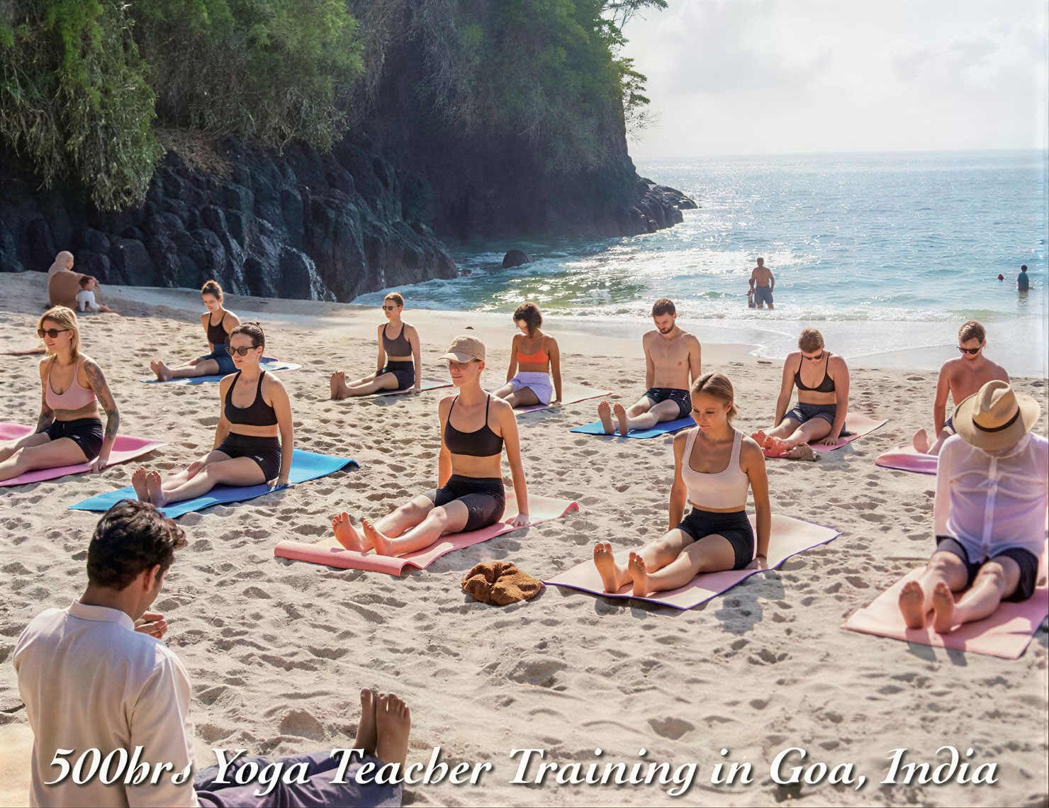300-timmars yogalärarutbildning i Varkala, Kerala, Indien