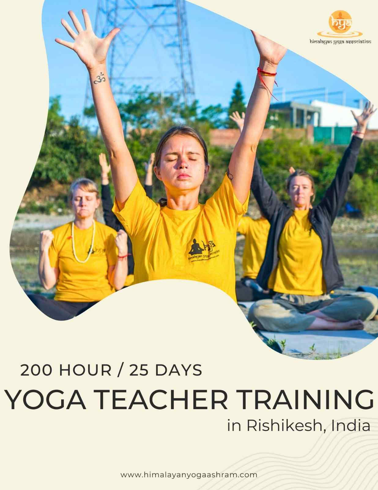 300-timmars yogalärarutbildning i Varkala, Kerala, Indien