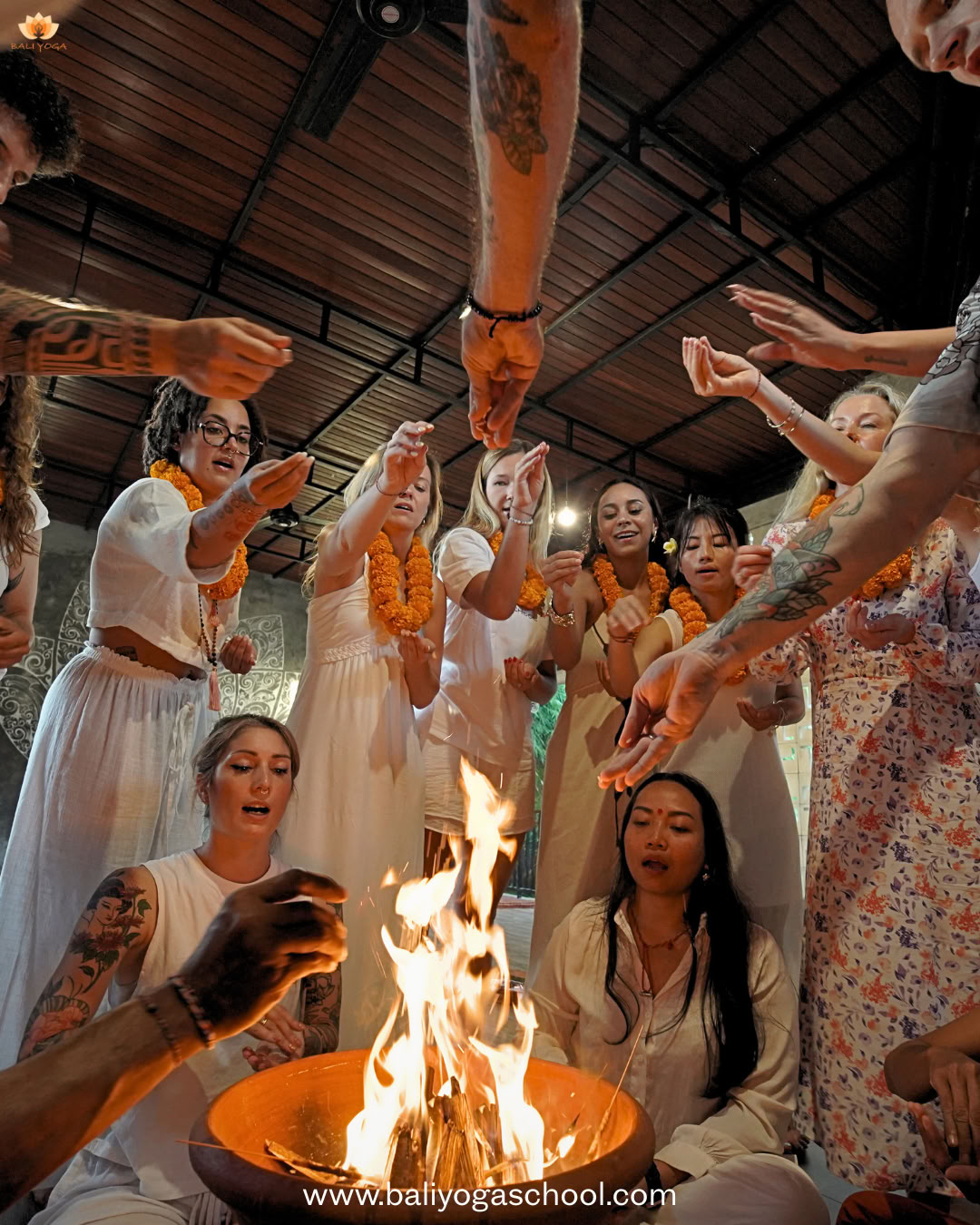 500 timmars yogalärarutbildning i Uluwatu, Bali