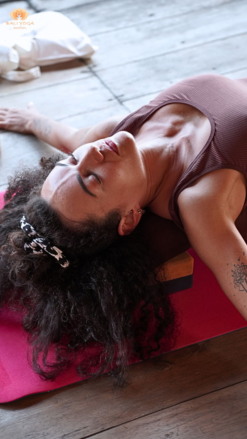 50-timmars Yin-yogalärarutbildning i Ubud, Bali