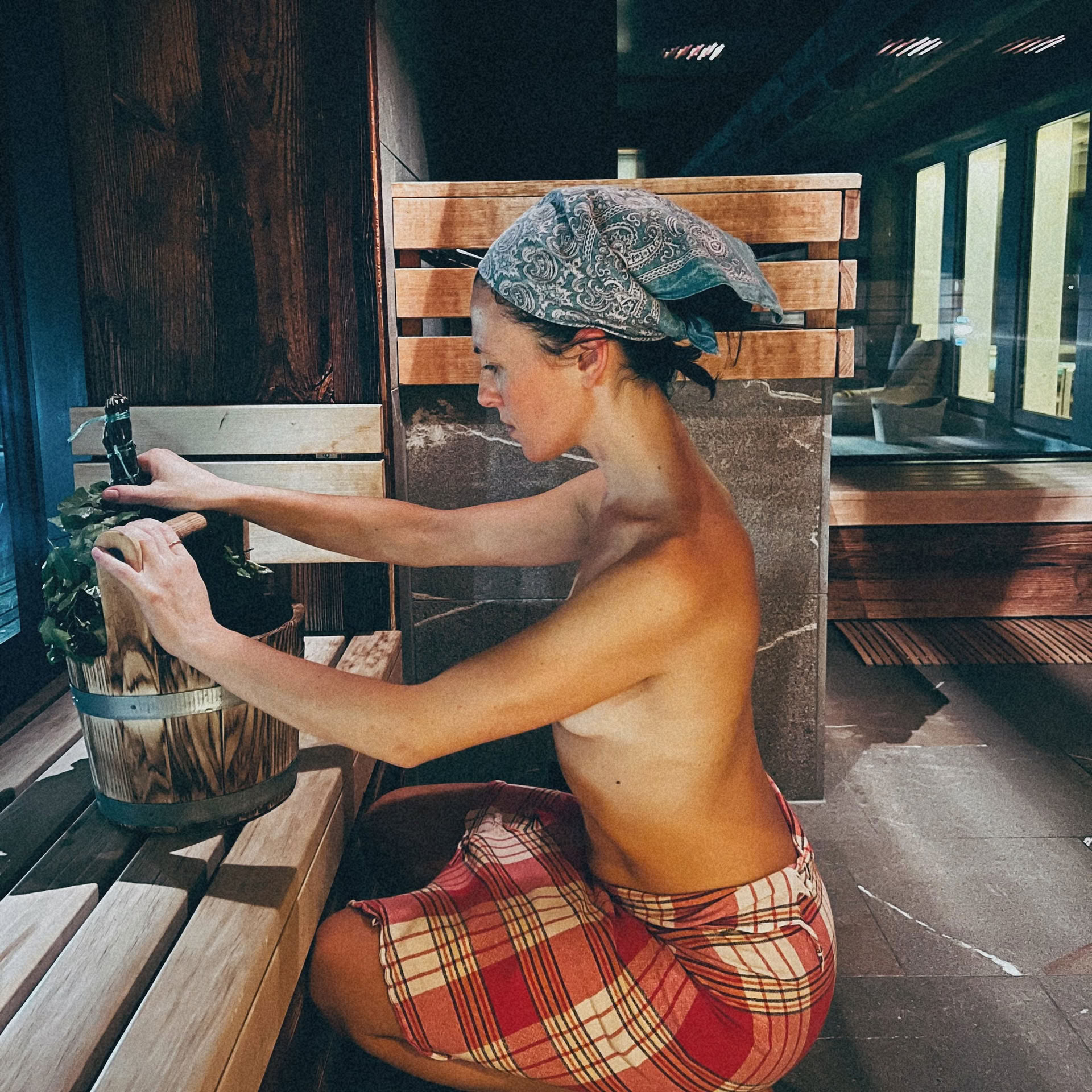 Holistisk sparetreat: Bastusystrar