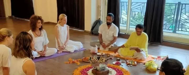 7-dagars välmåendeyogaretreat i Rishikesh, Indien
