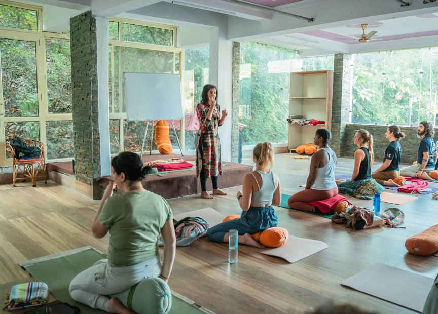 9 dagars vandrings- och yogaretreat i Himalaya