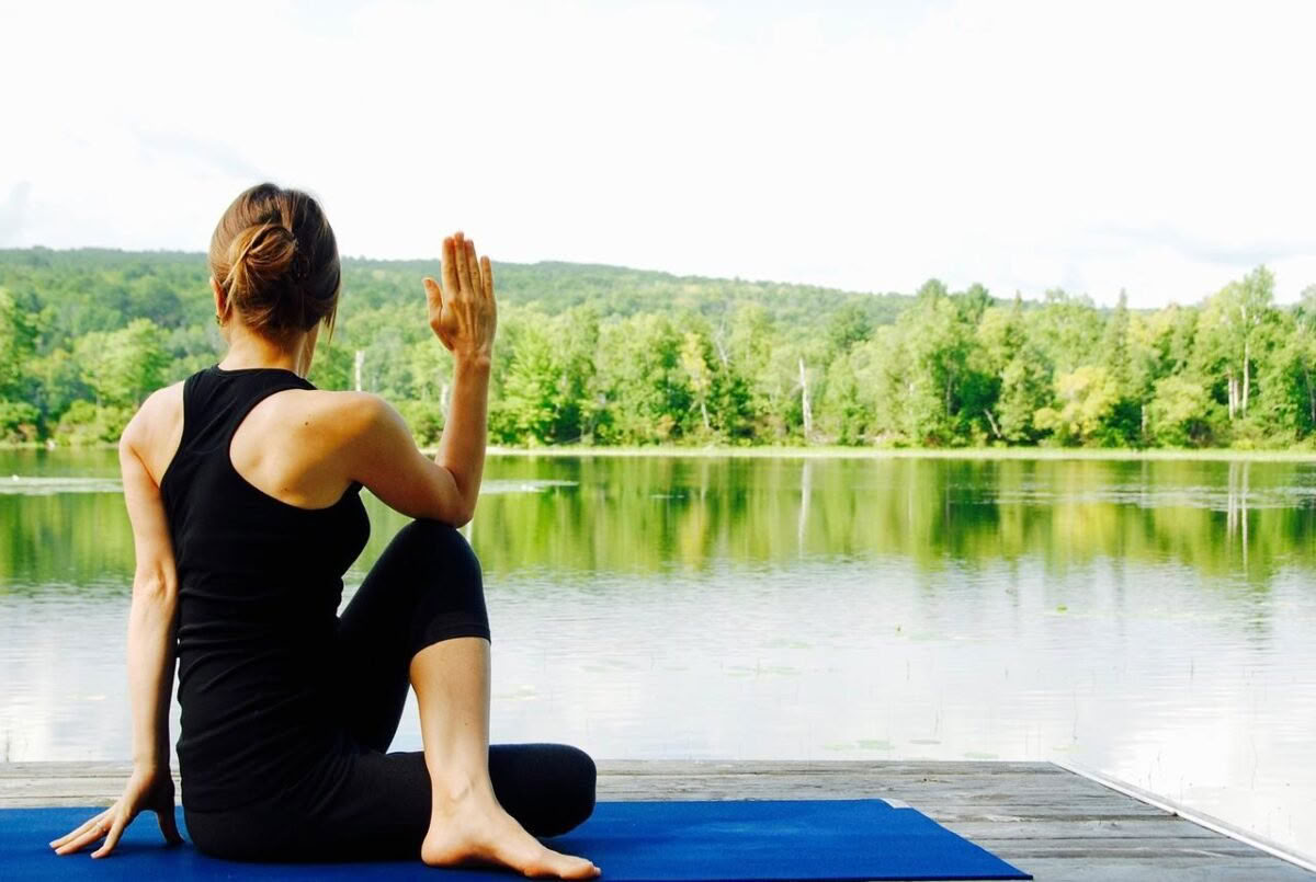 Höstens Bhakti – återhämtande yin yoga och Bhakti-andaktsövningar