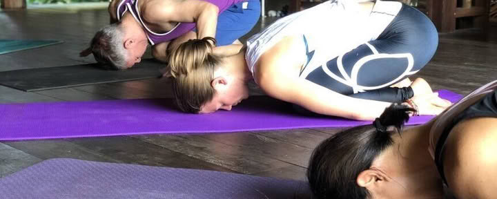 Höstens Bhakti – återhämtande yin yoga och Bhakti-andaktsövningar