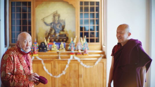 Shabad och dhyana — en poetisk och meditativ utforskning av jaget