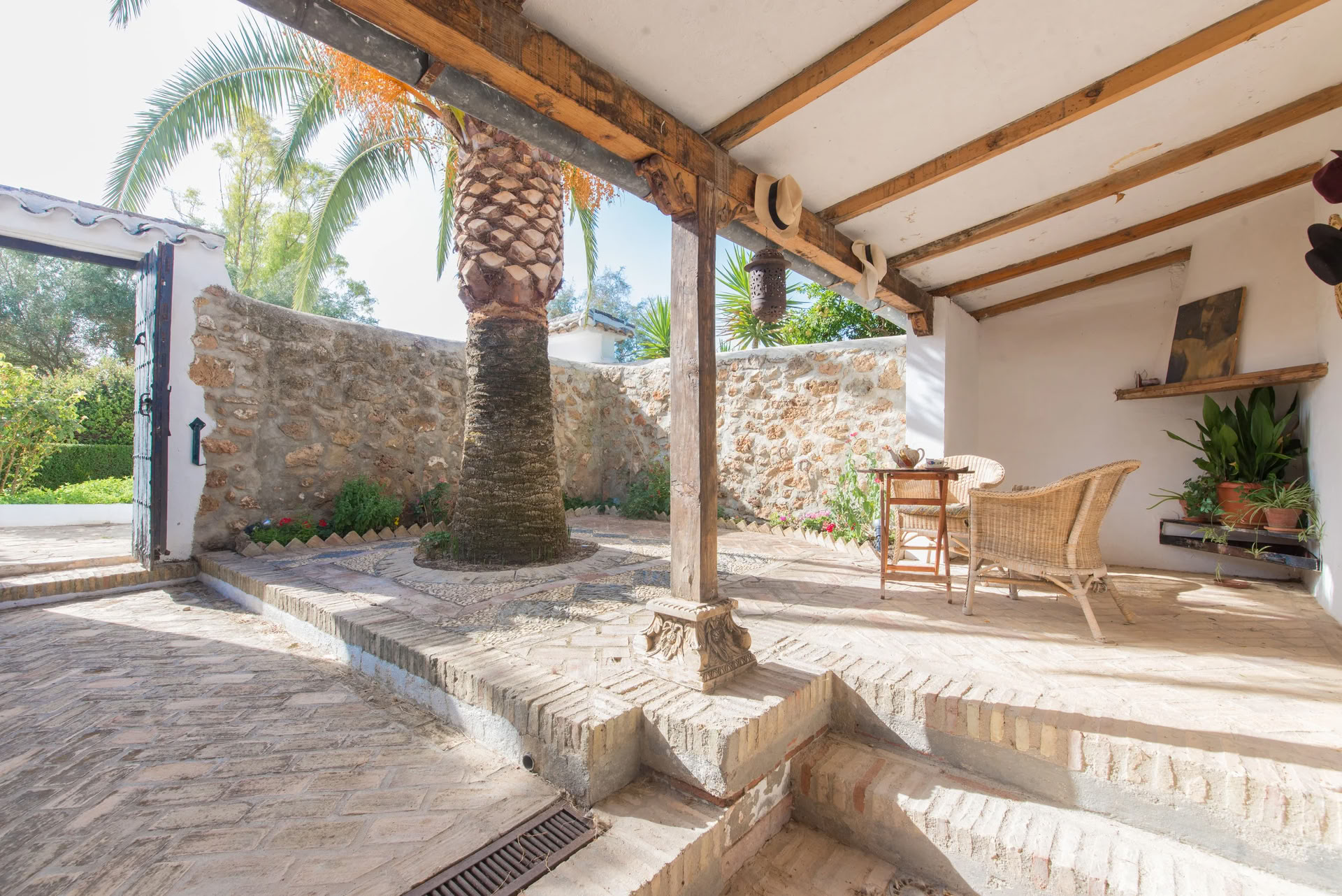 Själfull yogaretreat i Spanien — Cortijo El Cachete