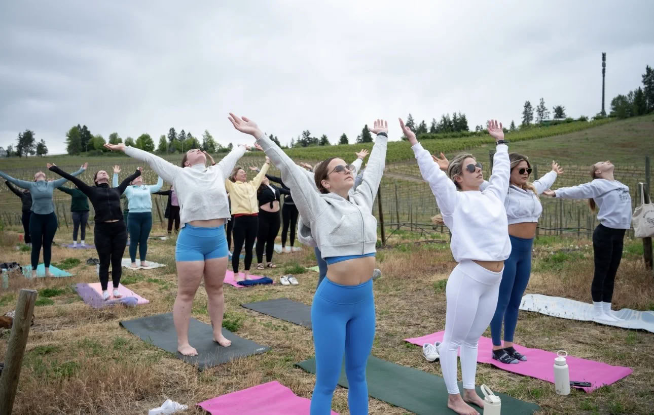 Bryggflöde: Yoga och meditation vid Okanagan Lake!