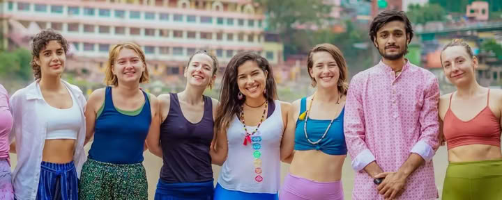 3- och 7-dagars yoga- och hälsoretreat i Rishikesh
