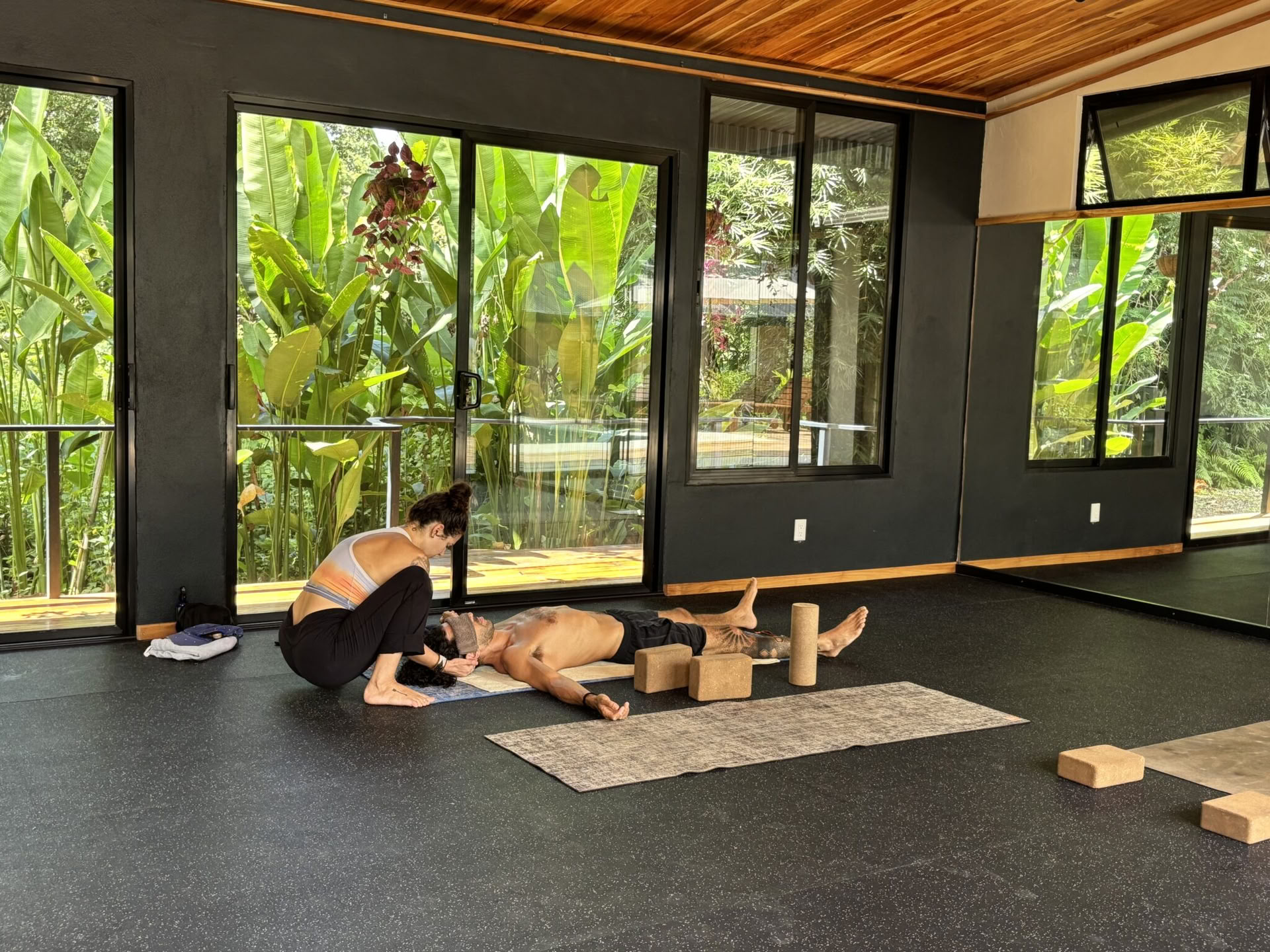 Holosomatisk andningsövning och yogarestart i Costa Rica i oktober