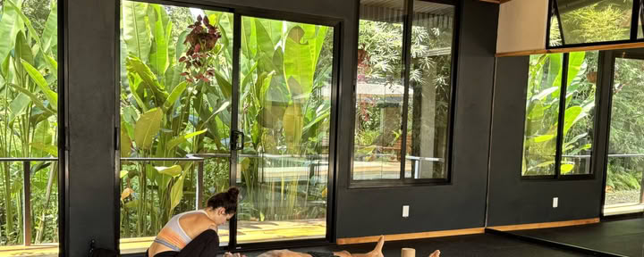 Holosomatisk andningsövning och yogarestart i Costa Rica i oktober