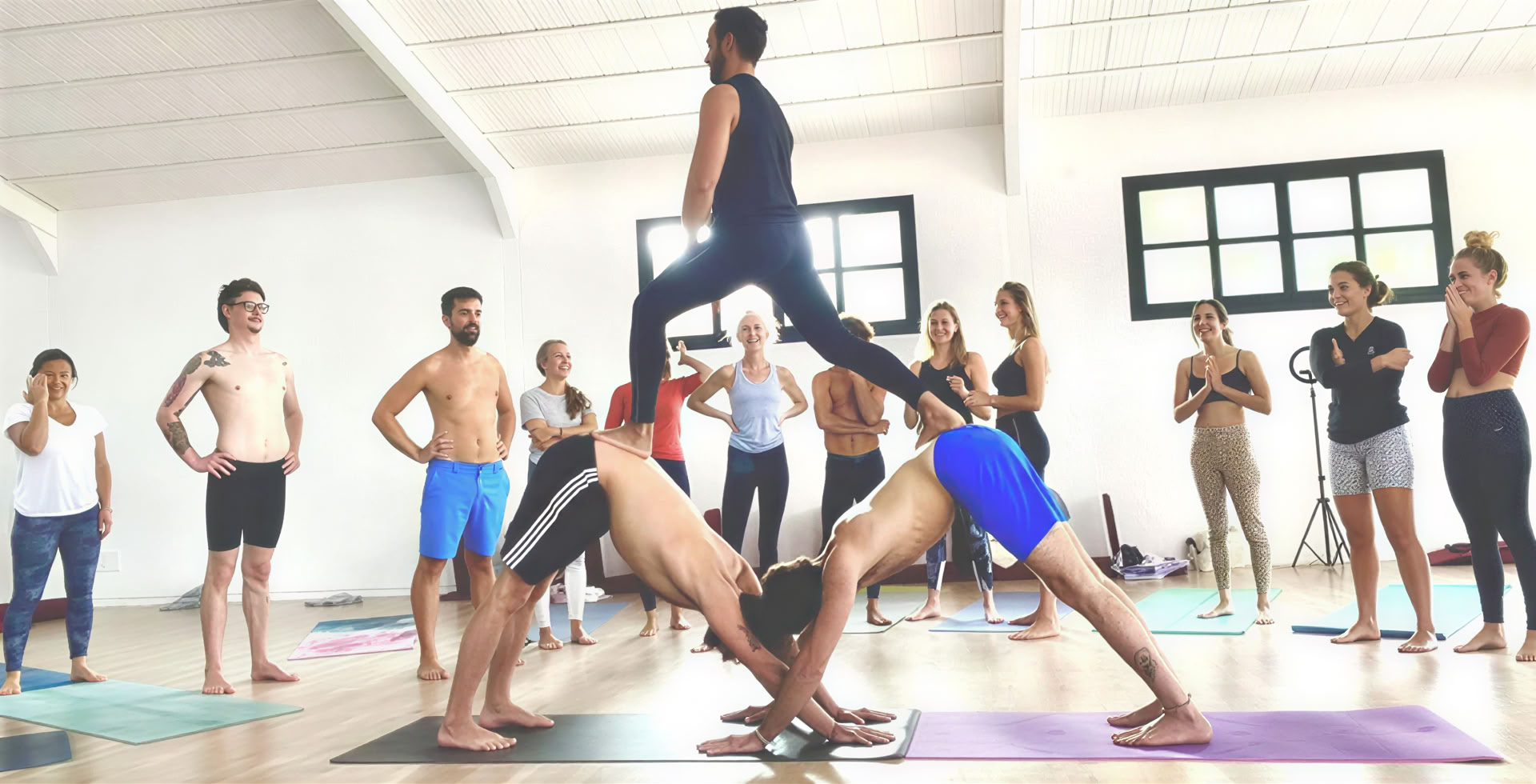 200 timmars vinyasa-yoga lärarutbildning