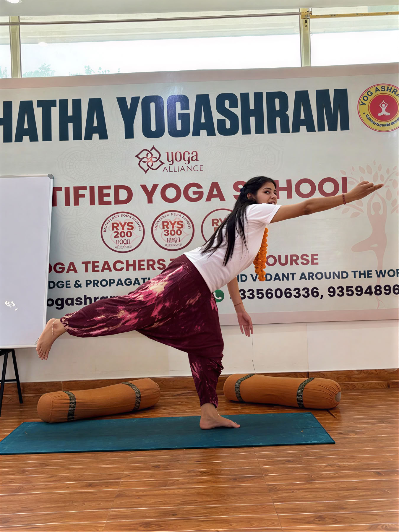 300-timmars yogalärarutbildning i Rishikesh