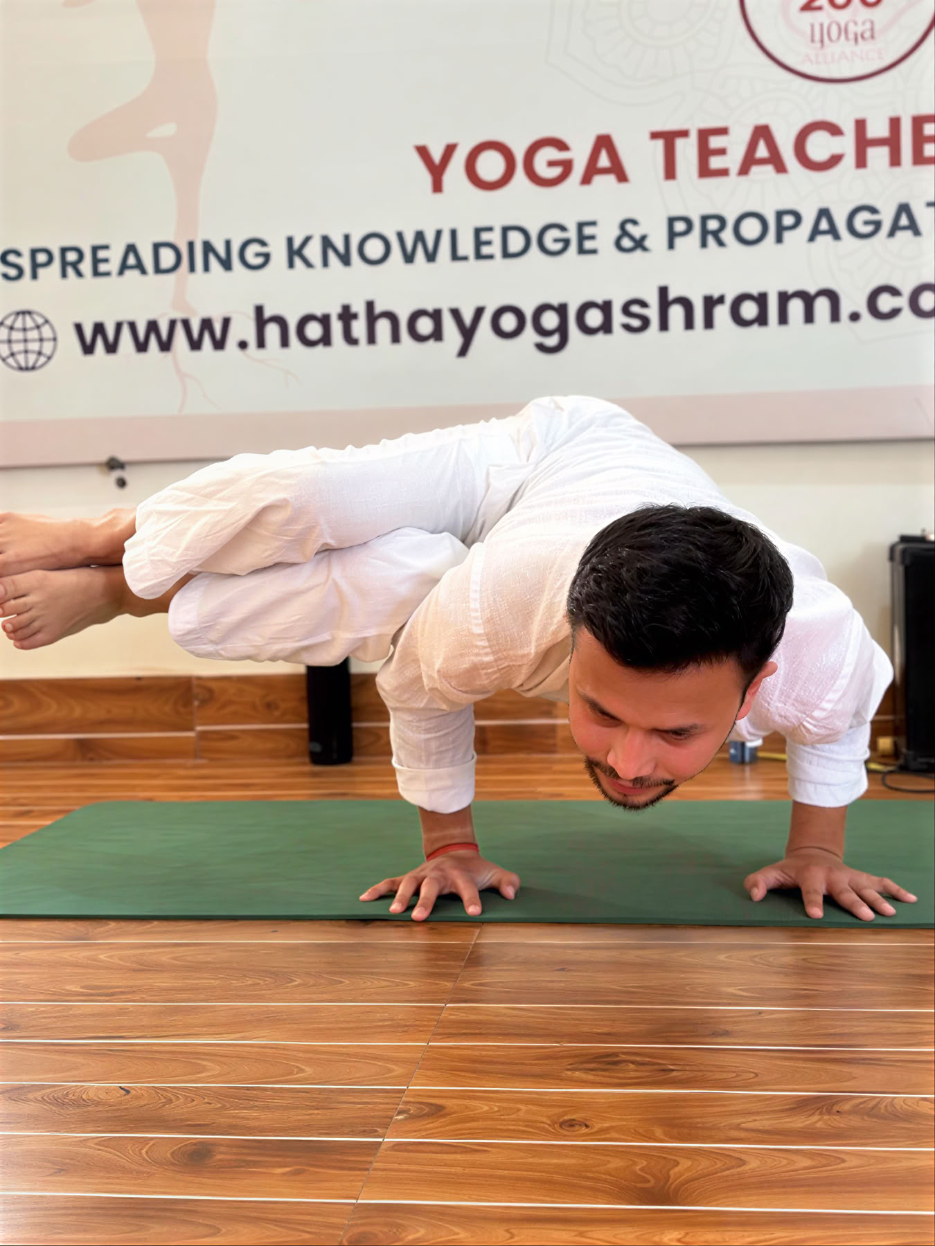 300-timmars yogalärarutbildning i Rishikesh