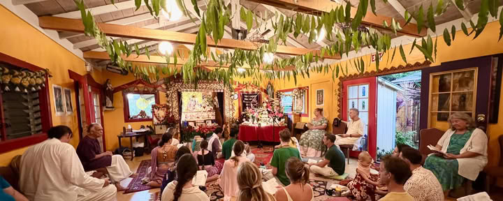 Onsdagskvällens kirtan-vegetariska kärleksfest