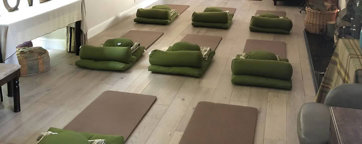 NOVEMBER 2026 RETREAT — Holistiska essenser