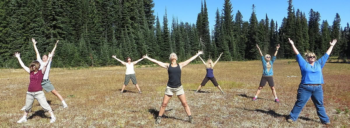 Meditationsvandringsretreat vid vattenfall