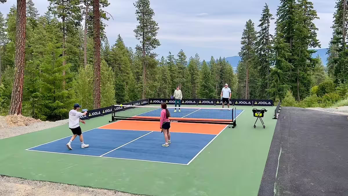 Yoga-, vandrings- och pickleballretreat vid Cascades