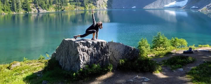 Fridfullt yoga- och vandringsretreat i bergen