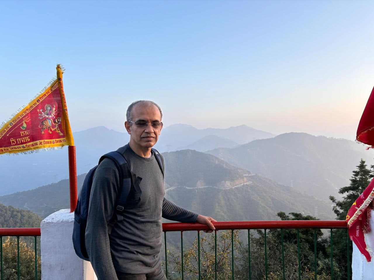 100 timmars yogalärarutbildning i Rishikesh