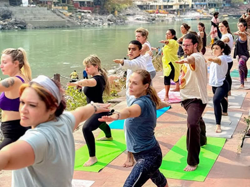 100 timmars yogalärarutbildning