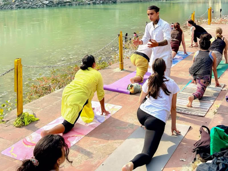 200 timmars yogalärarutbildning