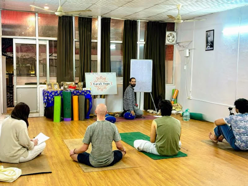 300-timmars yogalärarutbildning