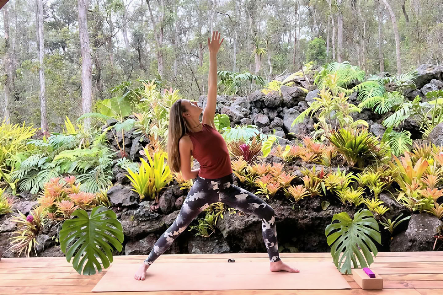 Nymåneyoga, tillverkning av kristallsmycken och ljudbadresa