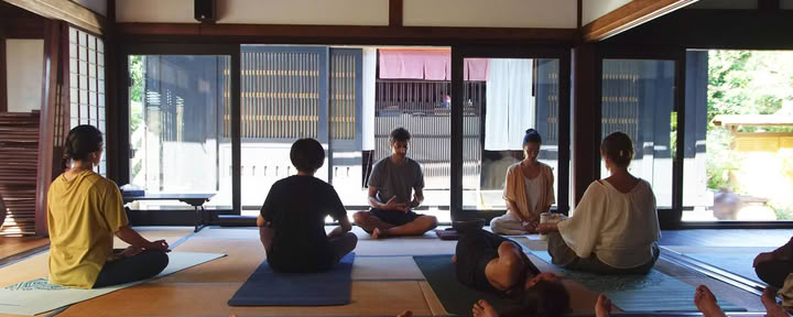 Konsten att sakta ner: Yoga- och qigongretreat med Yoga kuukan