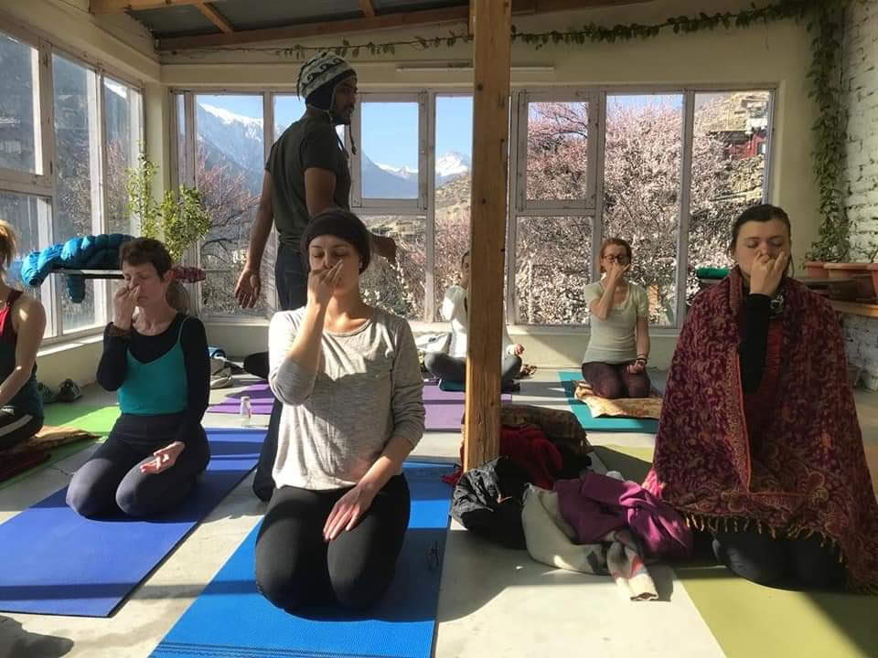 Yoga-vandring & själslig pilgrimsresa till det heliga Mustang