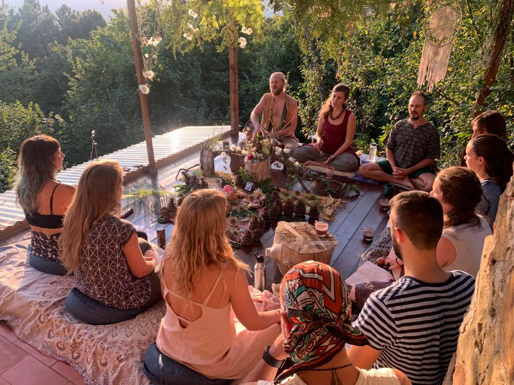 200-timmars RYT · Toscana, Italien · Certifierad av Yoga Alliance