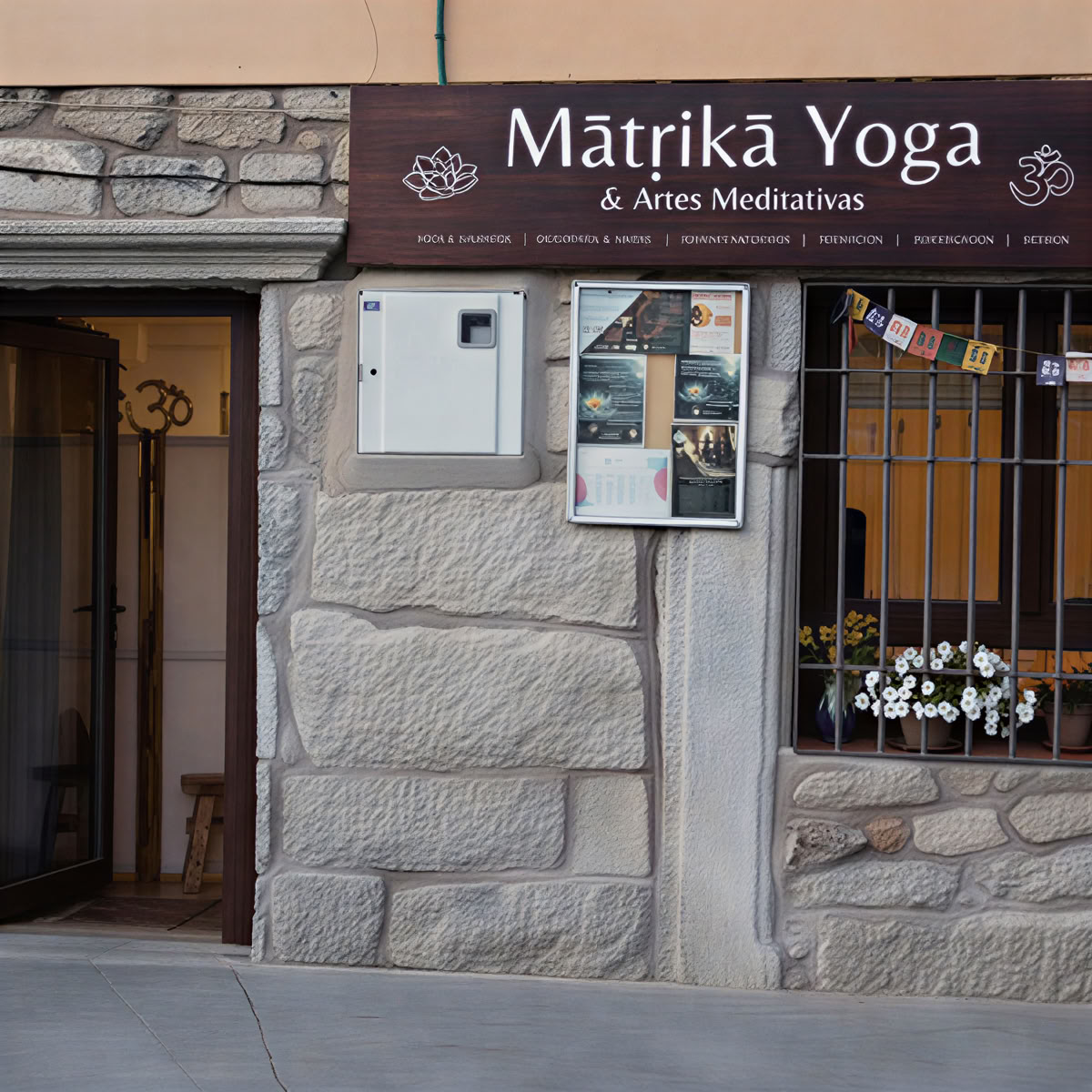 Återvänd till ditt centrum «Holistiskt välmåendprogram genom yoga och ayurveda»