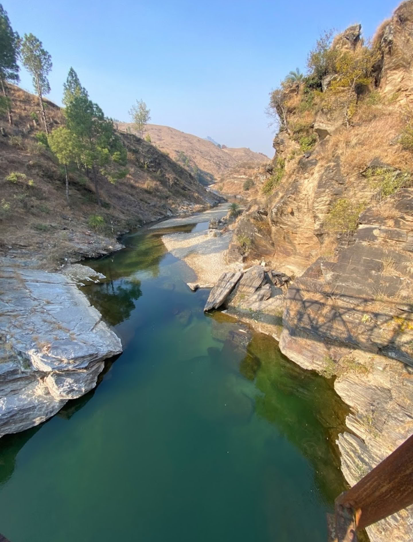 4-dagars stillhetsretreat vid floden i Himalaya i Almora