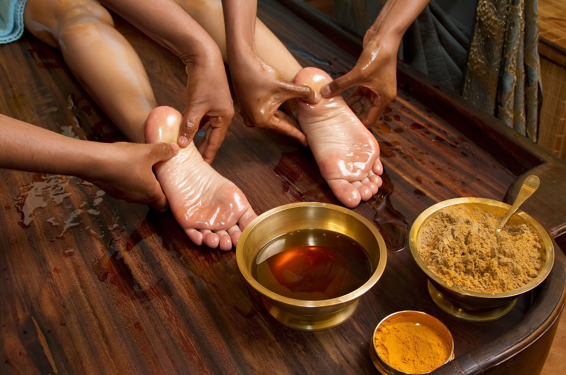 45-minuters ayurvedisk djupvävnadsmassage